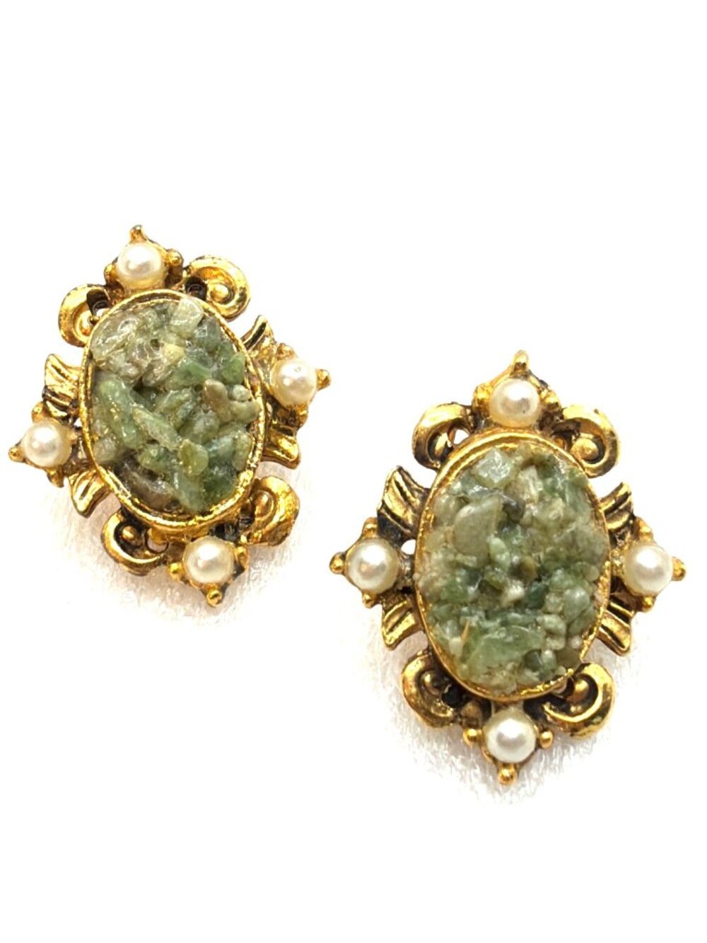 60s Ornate Green Aventurine Chip Earrings Clip-on Timeless Retro